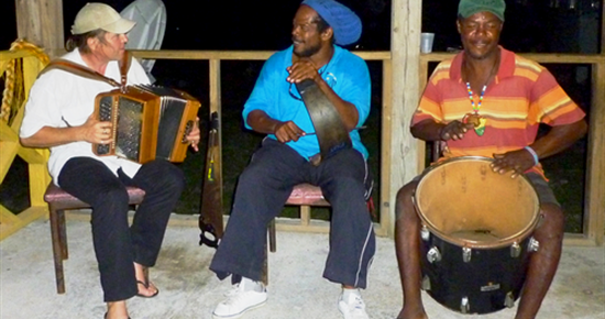 "Les Musiques populaires des Bahamas" par Robert Santiago