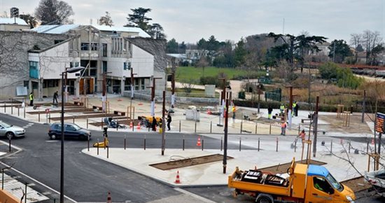 La Ville va rendre hommage à Nelson Mandela en donnant son nom au parvis du Centre administratif
