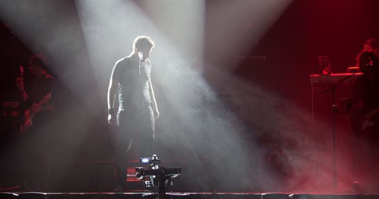 Matias Versen rend hommage à la chanson française le 10 mai