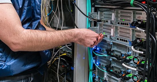 Réseau de fibre optique : des armoires de rue sous surveillance