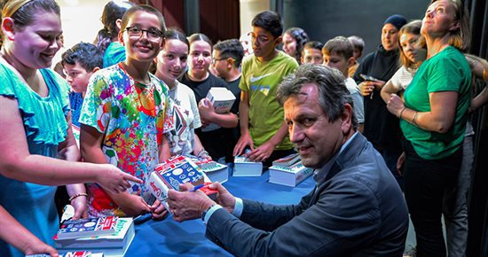 Remise des dictionnaires aux futurs collégiens