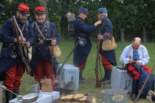 Reconstitution d’un camp militaire