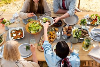 Repas partenaires / habitants par les bénévoles du CeSam et le groupe des ASL