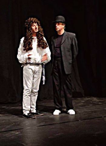 Théâtre L'Astrolabe | Fables en vrac ou quand La Fontaine nous traque"