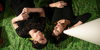 Spectacle | Des fourmis dans les nageoires